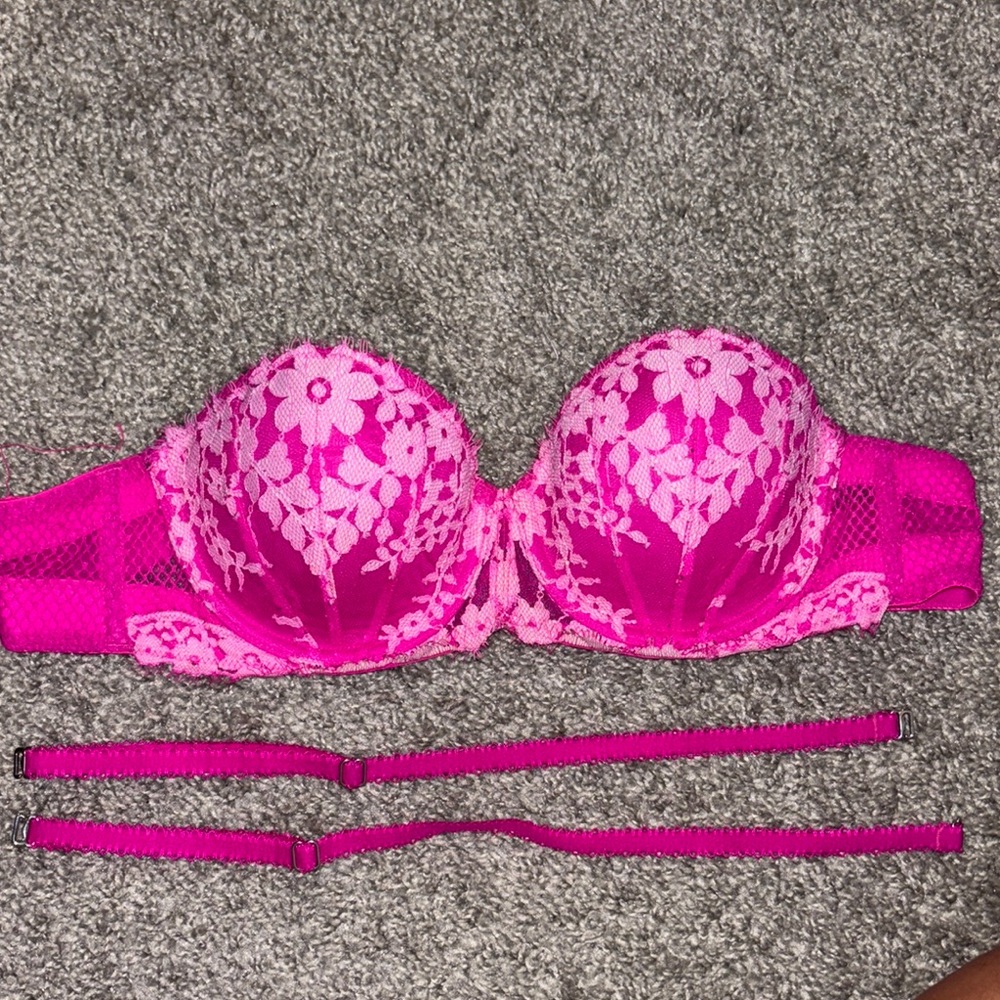 Victoria’s Secret Floral Lace Pink Bra with removable Straps